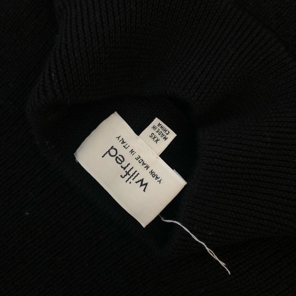 Aritzia / Wilfred black sweater with open back - Picture 6 of 7